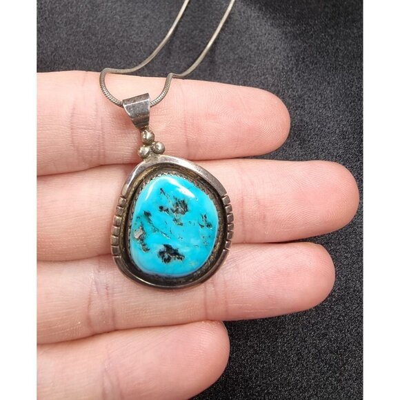 Vintage Native American Blue Turquoise Pendant On Sterling Silver Chain Necklace - Picture 4 of 5